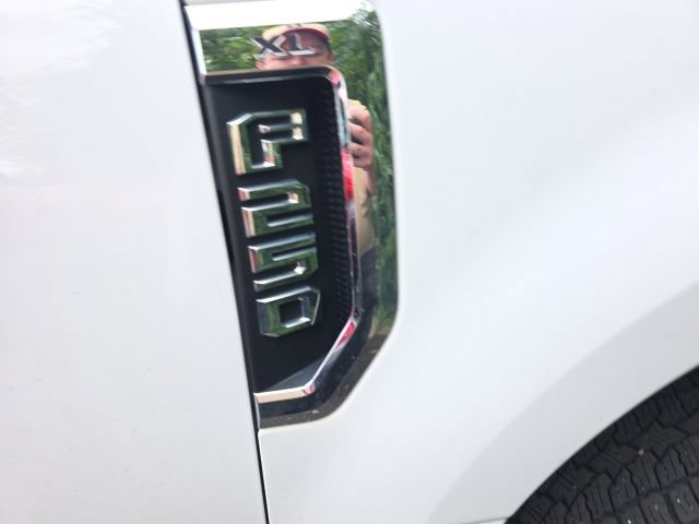 Used 2017 Ford F250 XL w/ Power Equipment Group AWD/4WD image 17