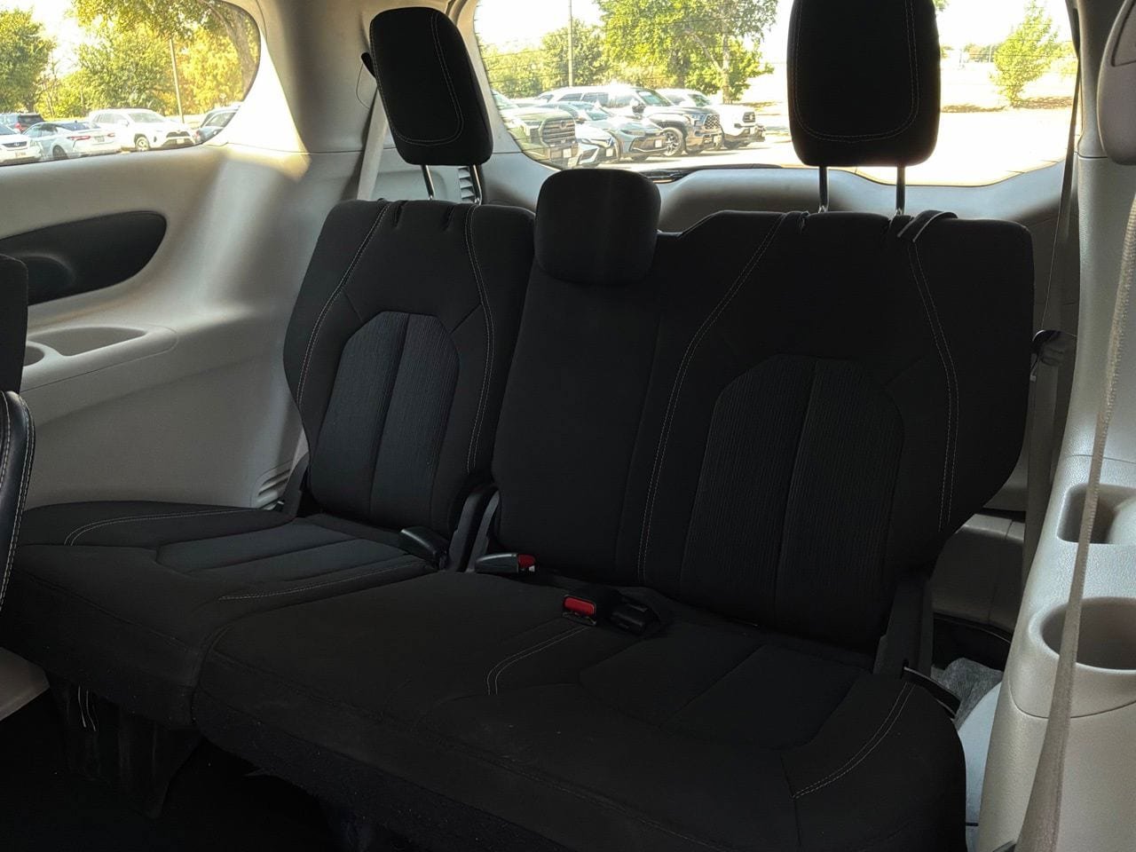 Used 2023 Chrysler Voyager LX FWD image 13
