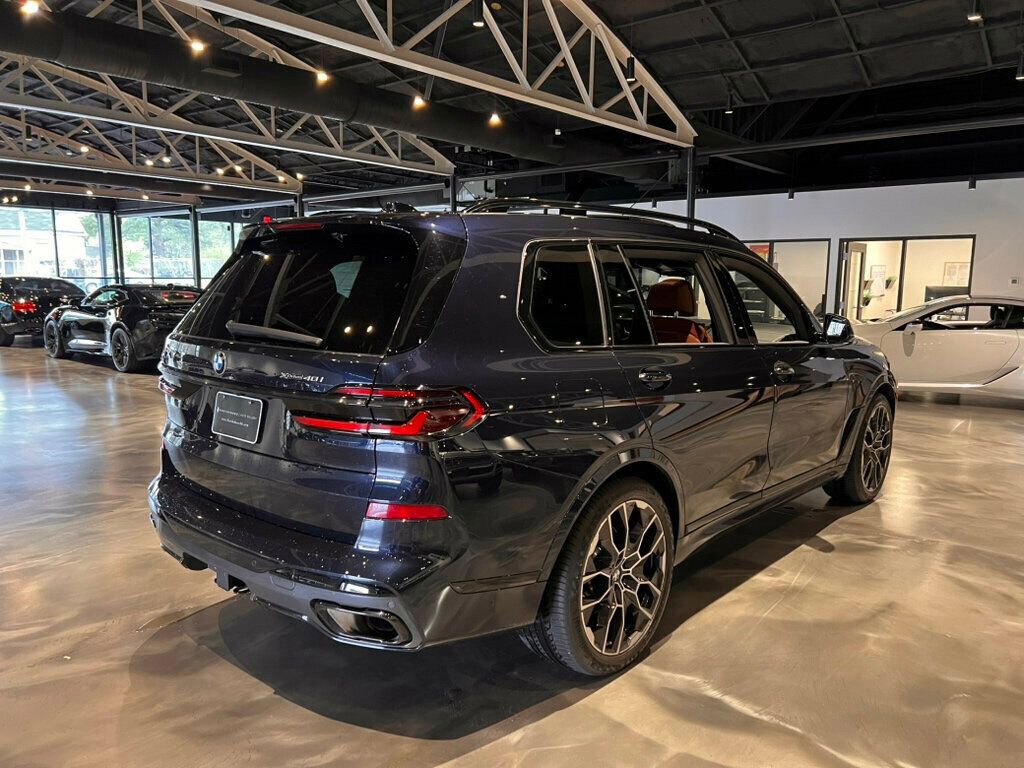 Used 2024 BMW X7 xDrive40i w/ M Sport Package image 5