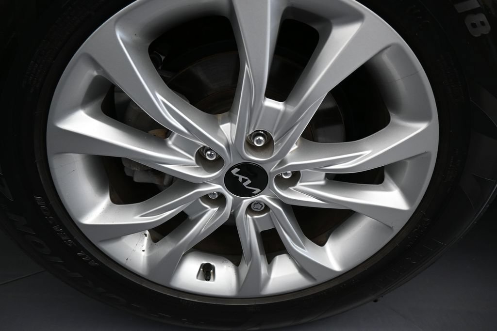 Used 2022 Kia Telluride LX FWD image 44