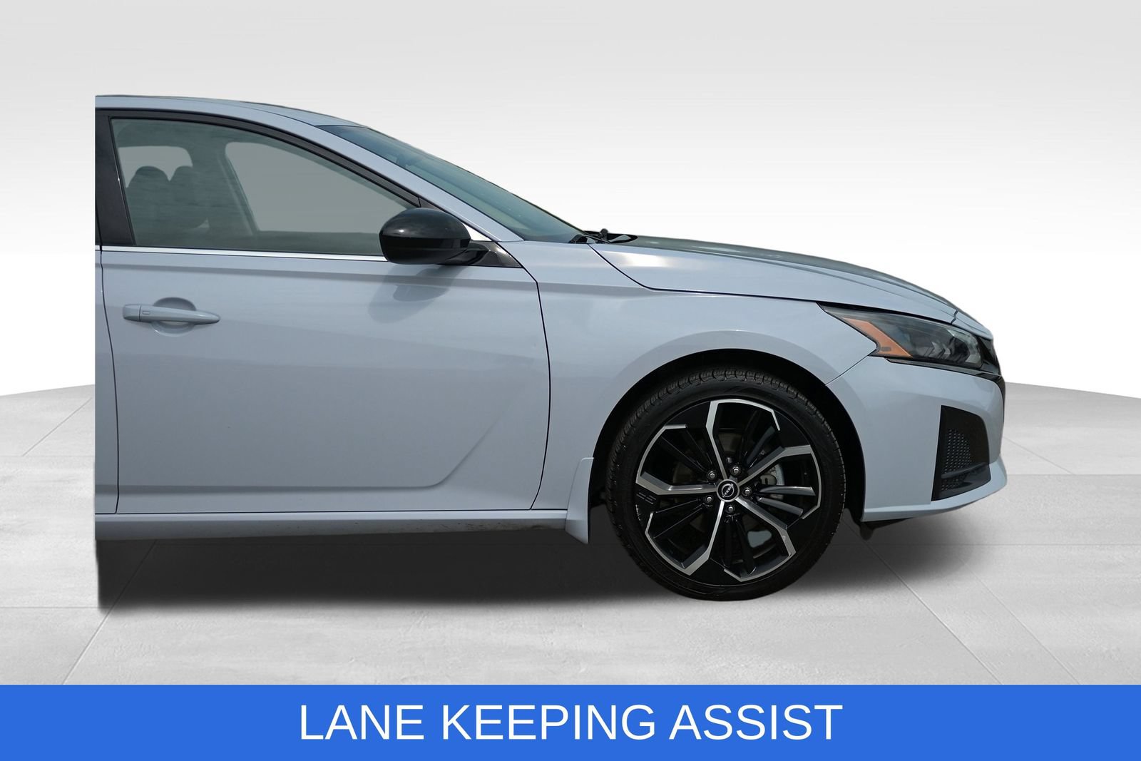 Used 2024 Nissan Altima 2.5 SR AWD/4WD image 14
