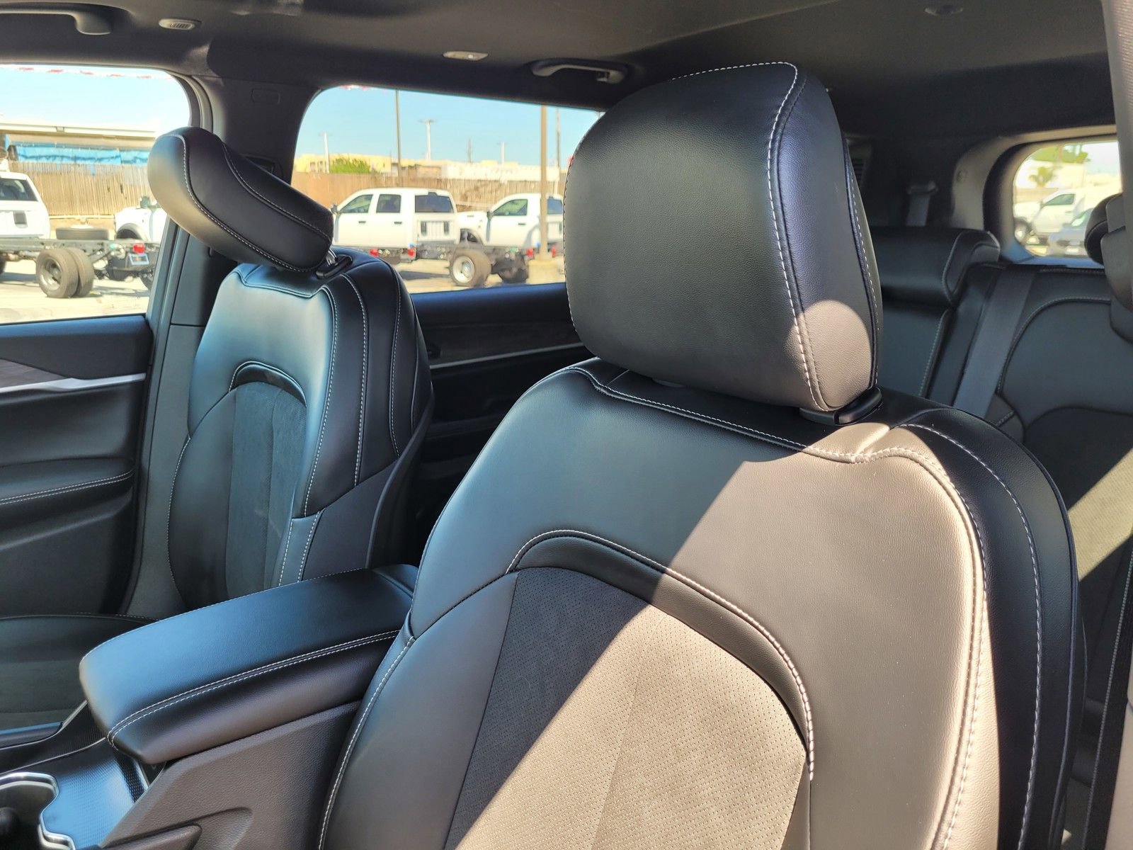 New 2026 Jeep Grand Cherokee L 4WD image 13
