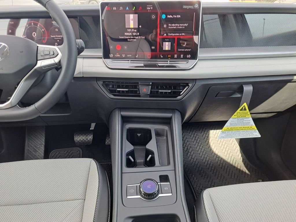 New 2025 Volkswagen Tiguan SE image 21