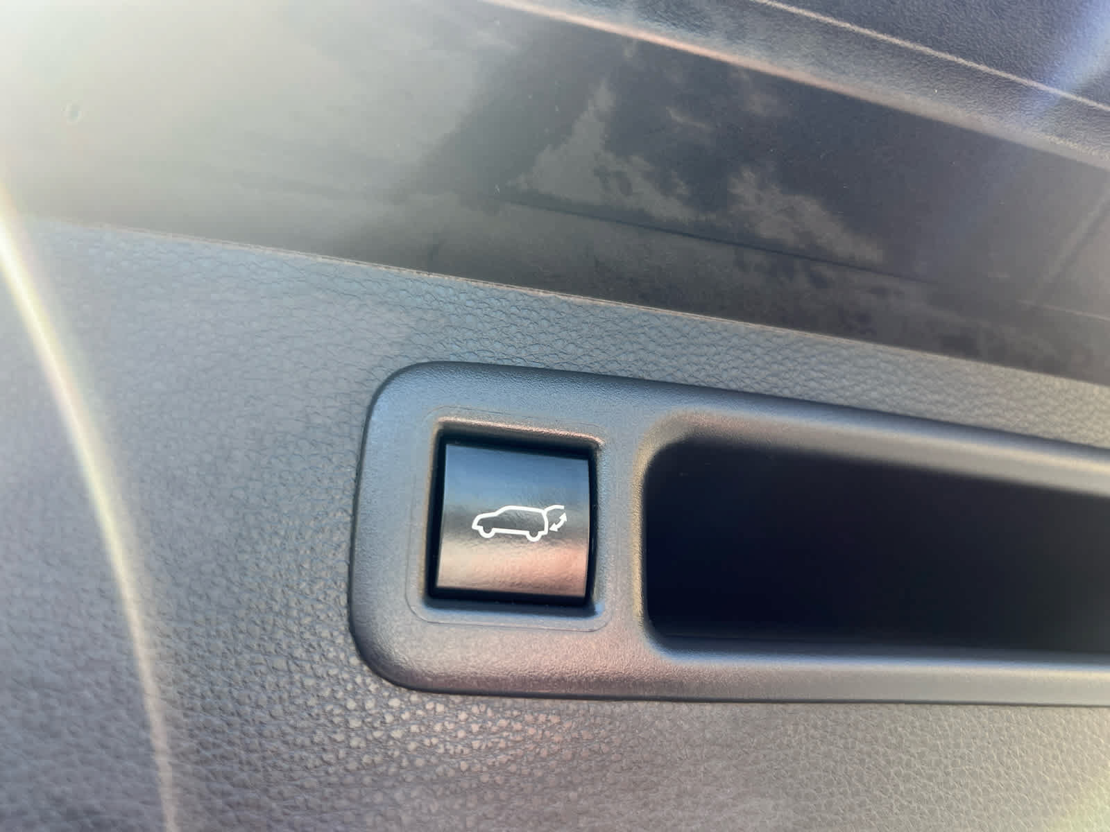 Used 2023 Toyota Highlander XLE FWD image 10