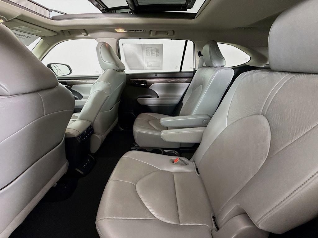 Certified 2020 Toyota Highlander Platinum AWD/4WD image 27