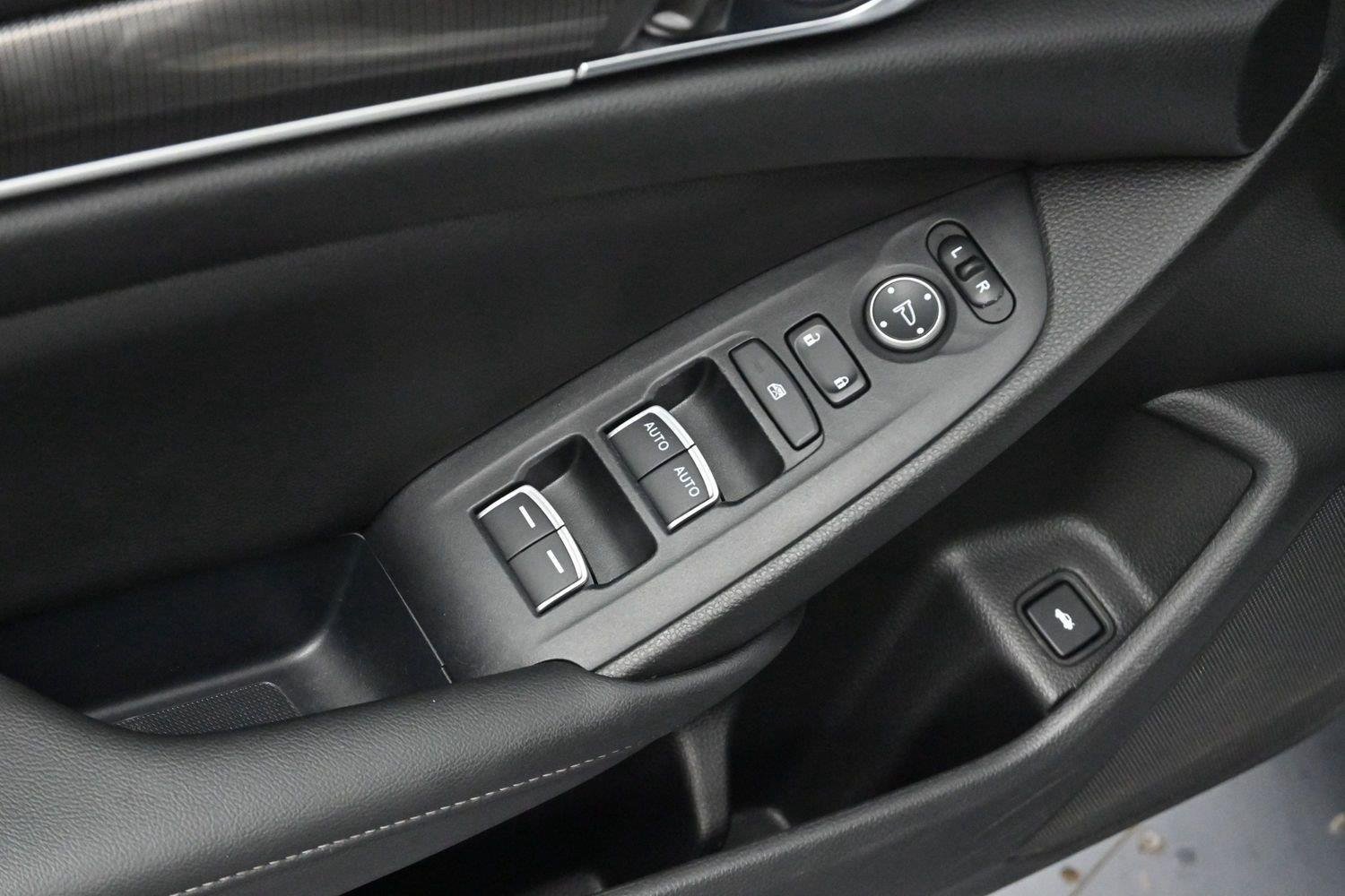 Used 2022 Honda Accord Sport image 11