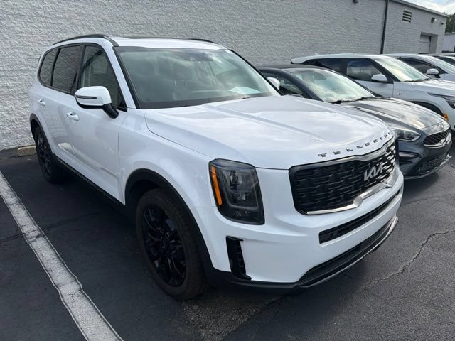 Used 2022 Kia Telluride EX w/ EX Premium Package AWD/4WD image 3