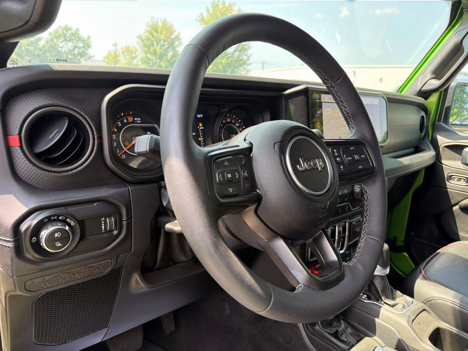 Used 2025 Jeep Gladiator Rubicon w/ Safety Group AWD/4WD image 10