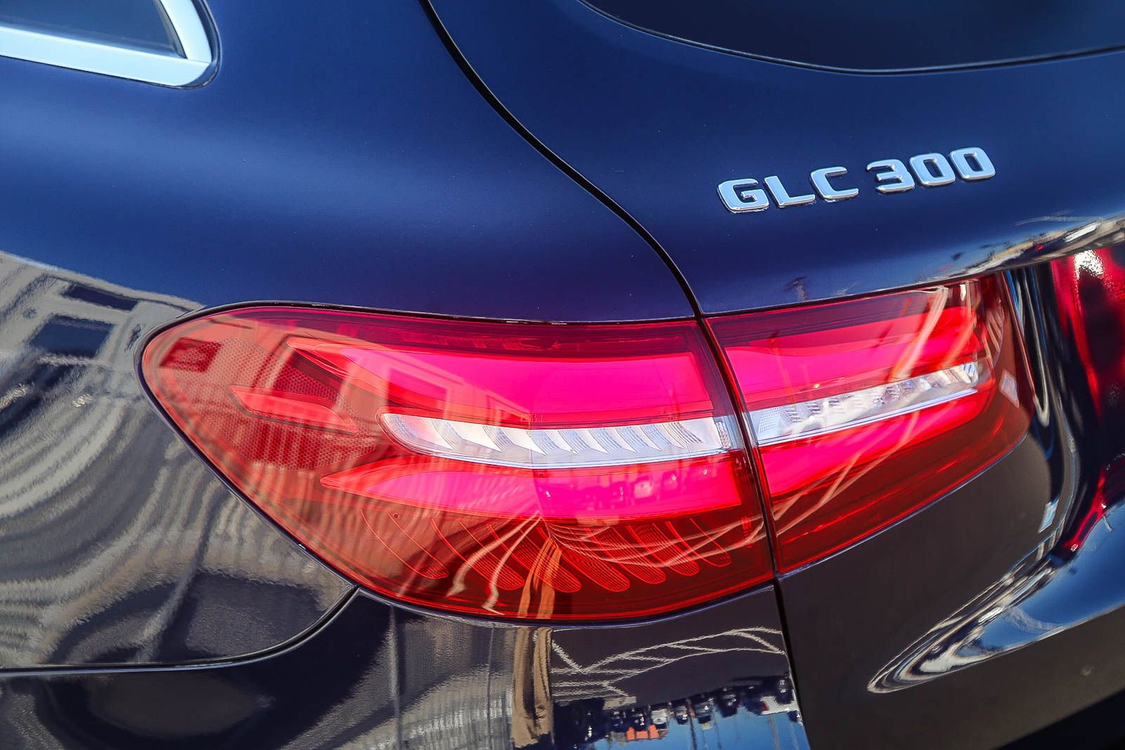 Used 2018 Mercedes-Benz GLC 300 4MATIC image 8