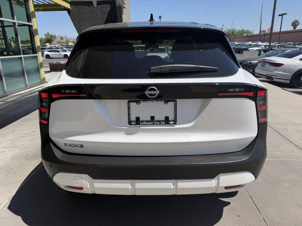 Used 2025 Nissan Kicks SV FWD image 13