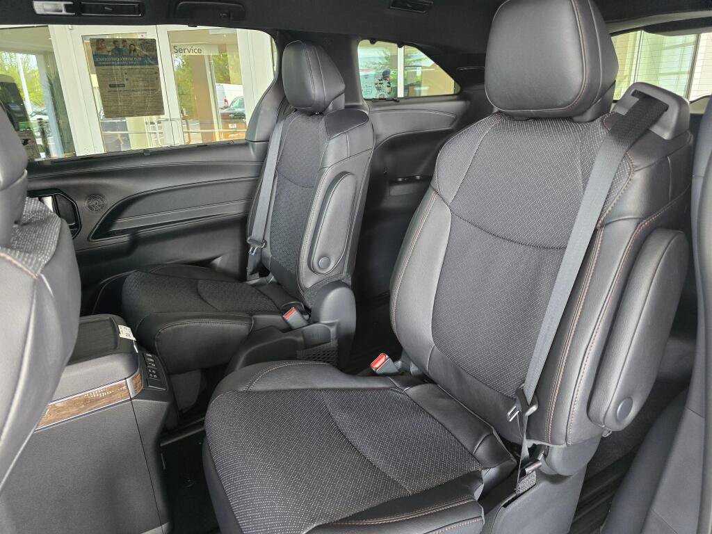 New 2026 Toyota Sienna Platinum AWD/4WD image 36