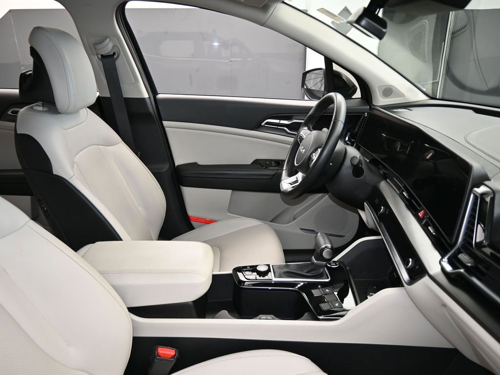 Used 2024 Kia Sportage EX image 44