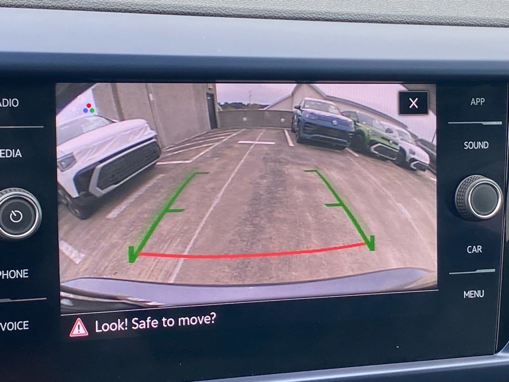 Used 2022 Volkswagen Taos SE w/ Panoramic Sunroof Package image 17