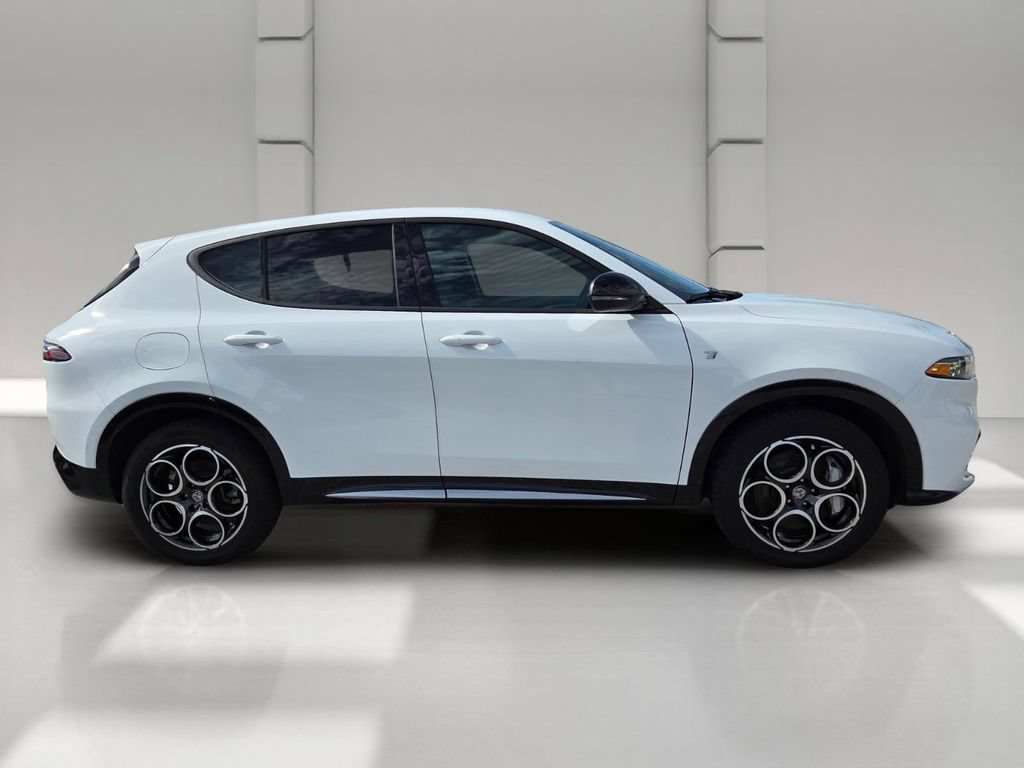 Used 2024 Alfa Romeo Tonale Ti AWD/4WD image 2
