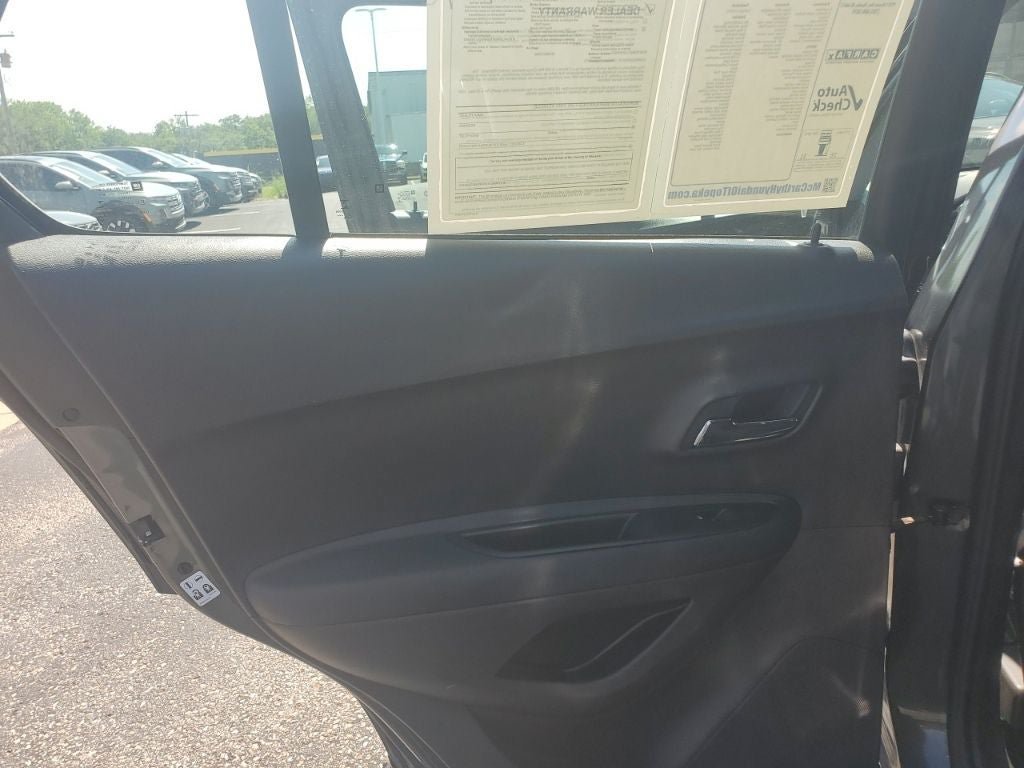 Used 2020 Chevrolet Trax LS FWD image 32