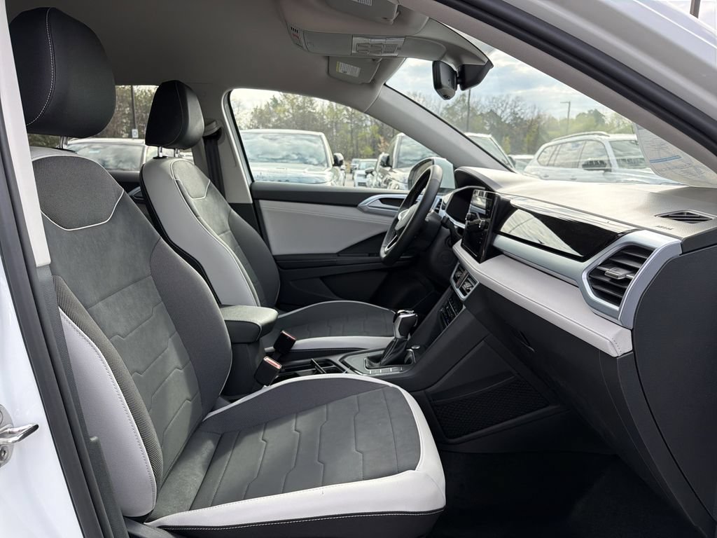 New 2026 Volkswagen Taos SE FWD image 19