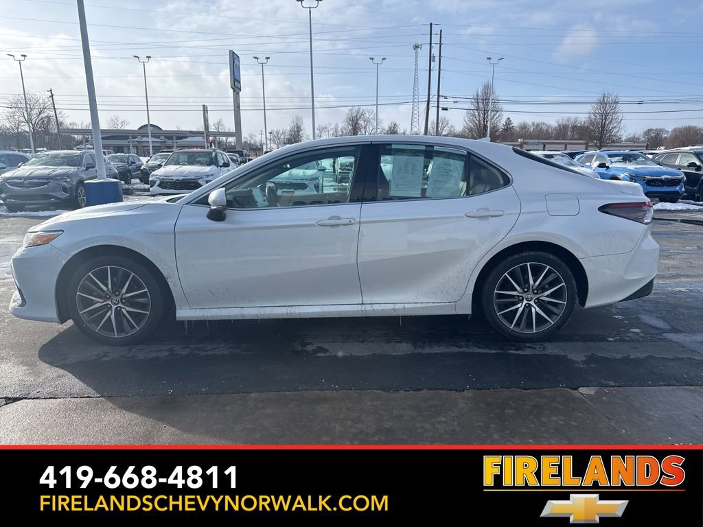 Used 2023 Toyota Camry XLE image 4