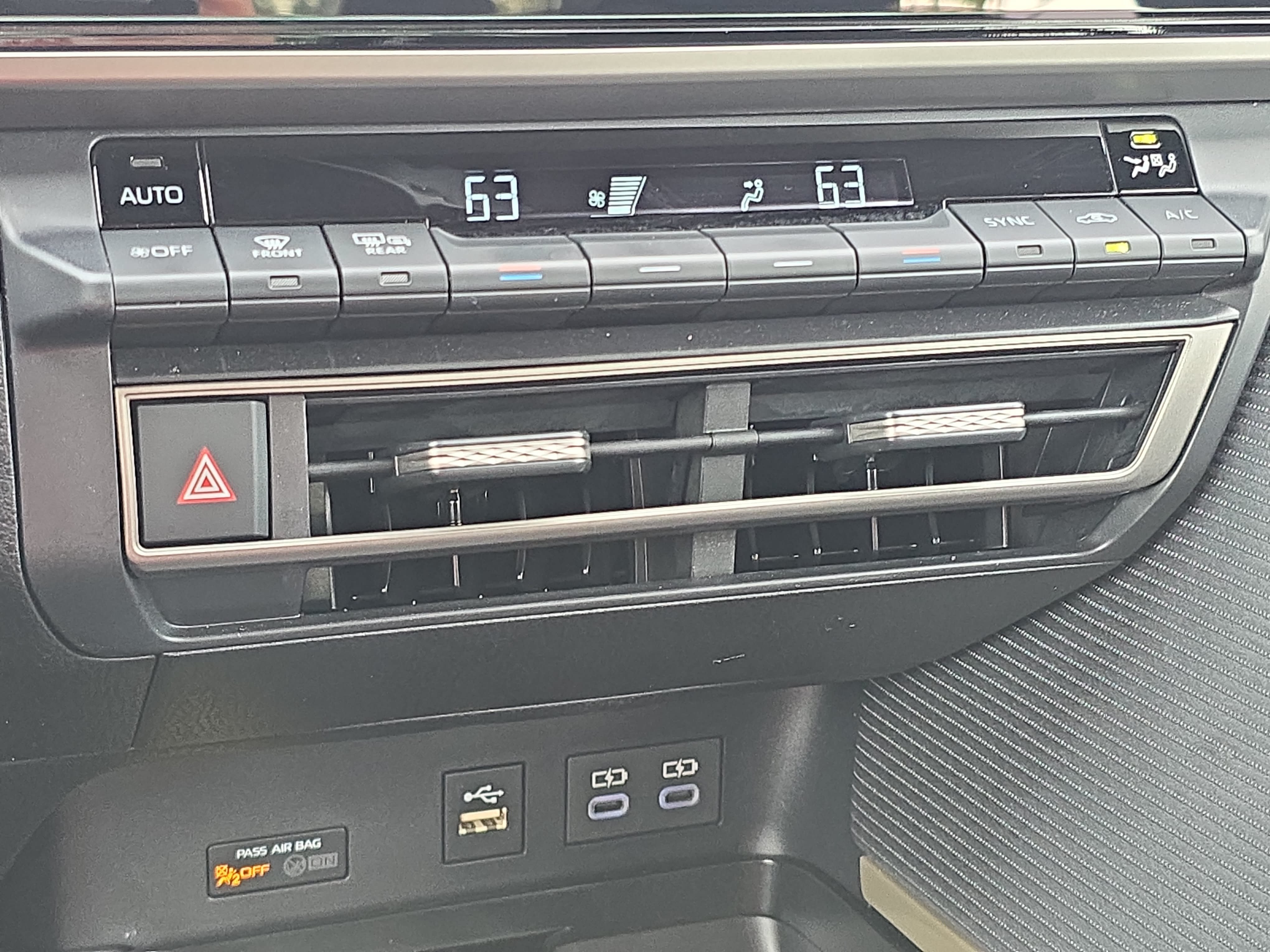 Used 2025 Toyota Camry SE w/ Multimedia Upgrade Package FWD image 22