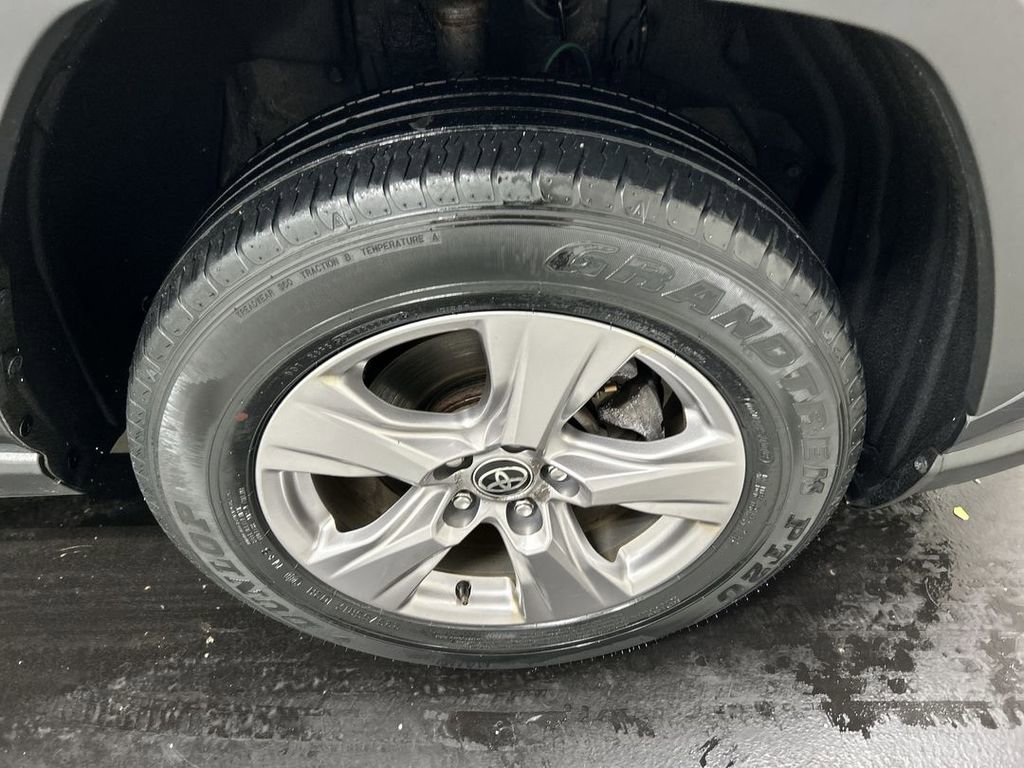 Used 2023 Toyota RAV4 XLE w/ Convenience Package image 8