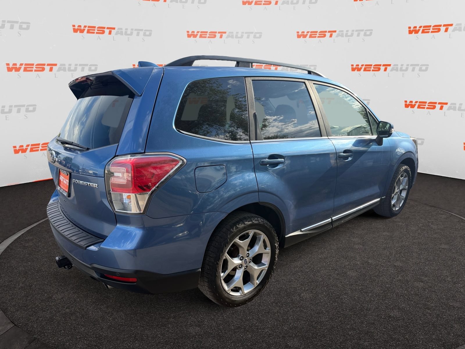 Used 2018 Subaru Forester 2.5i Touring w/ Popular Package #2 AWD/4WD image 5