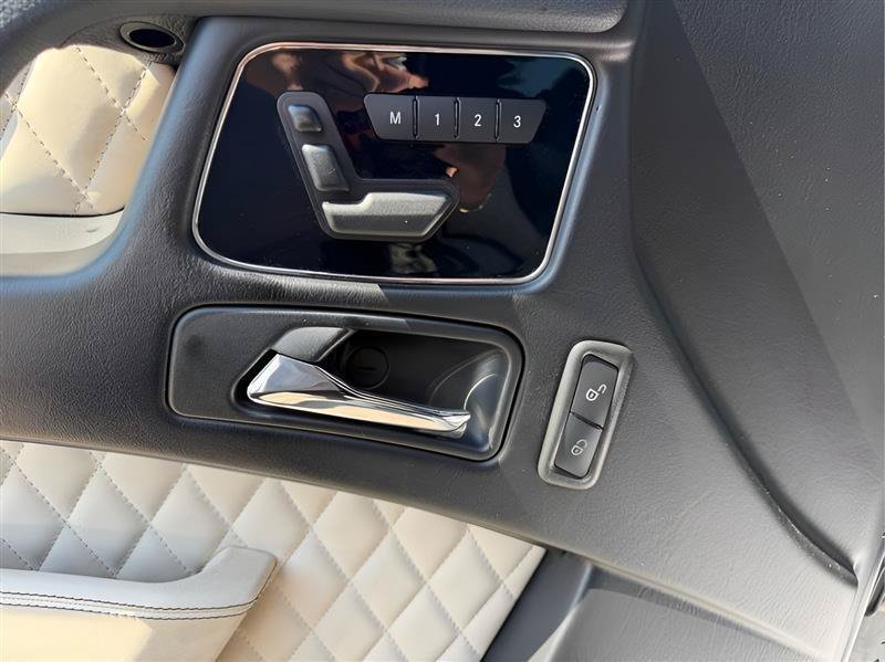Used 2015 Mercedes-Benz G 63 AMG 4MATIC image 33