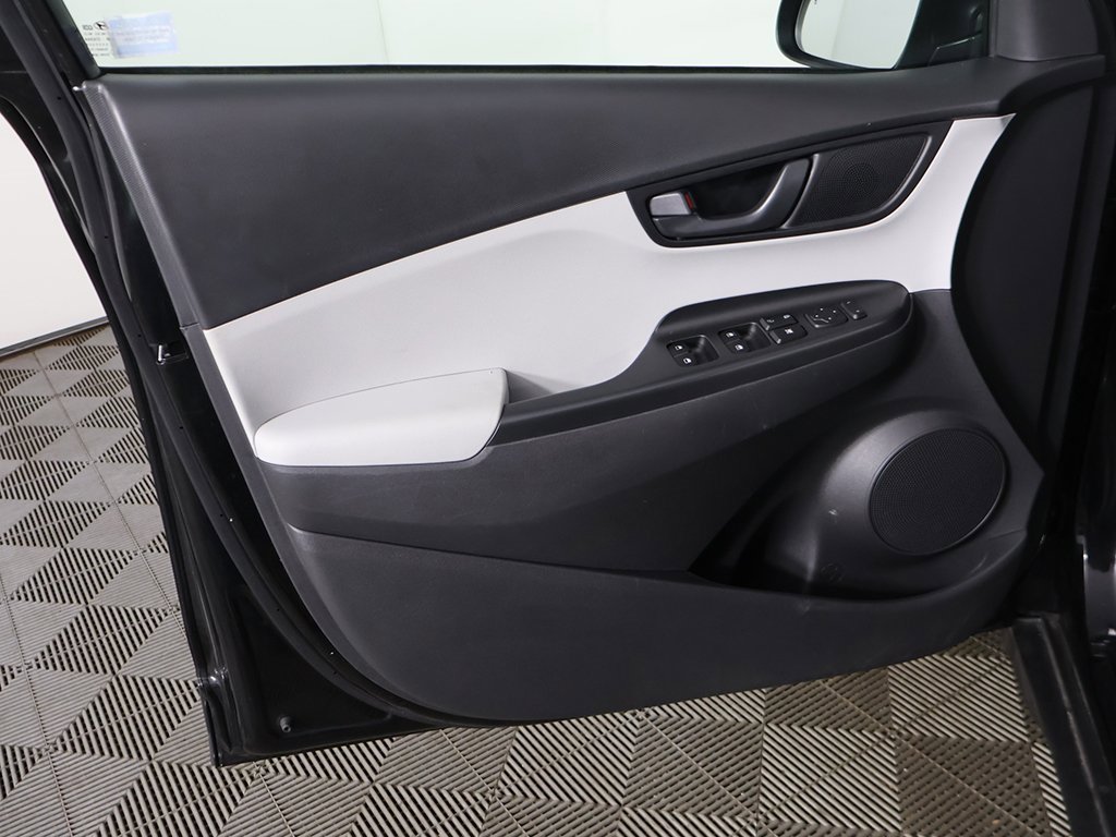 Used 2023 Hyundai Kona SEL w/ Cargo Package image 21