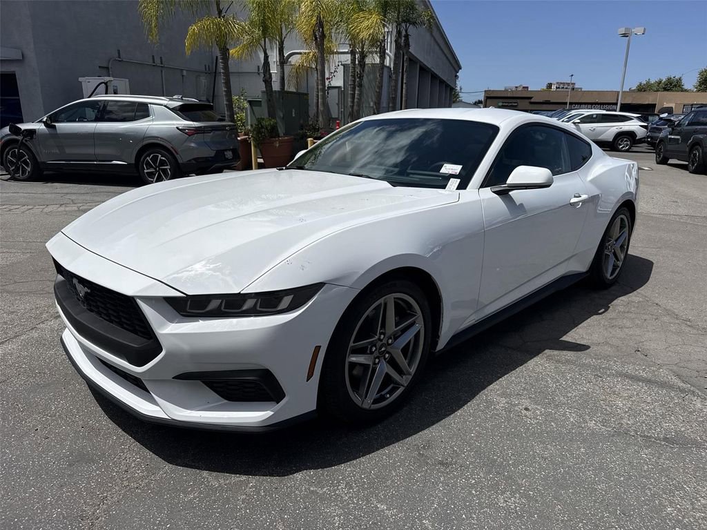 Used 2025 Ford Mustang Coupe RWD image 7