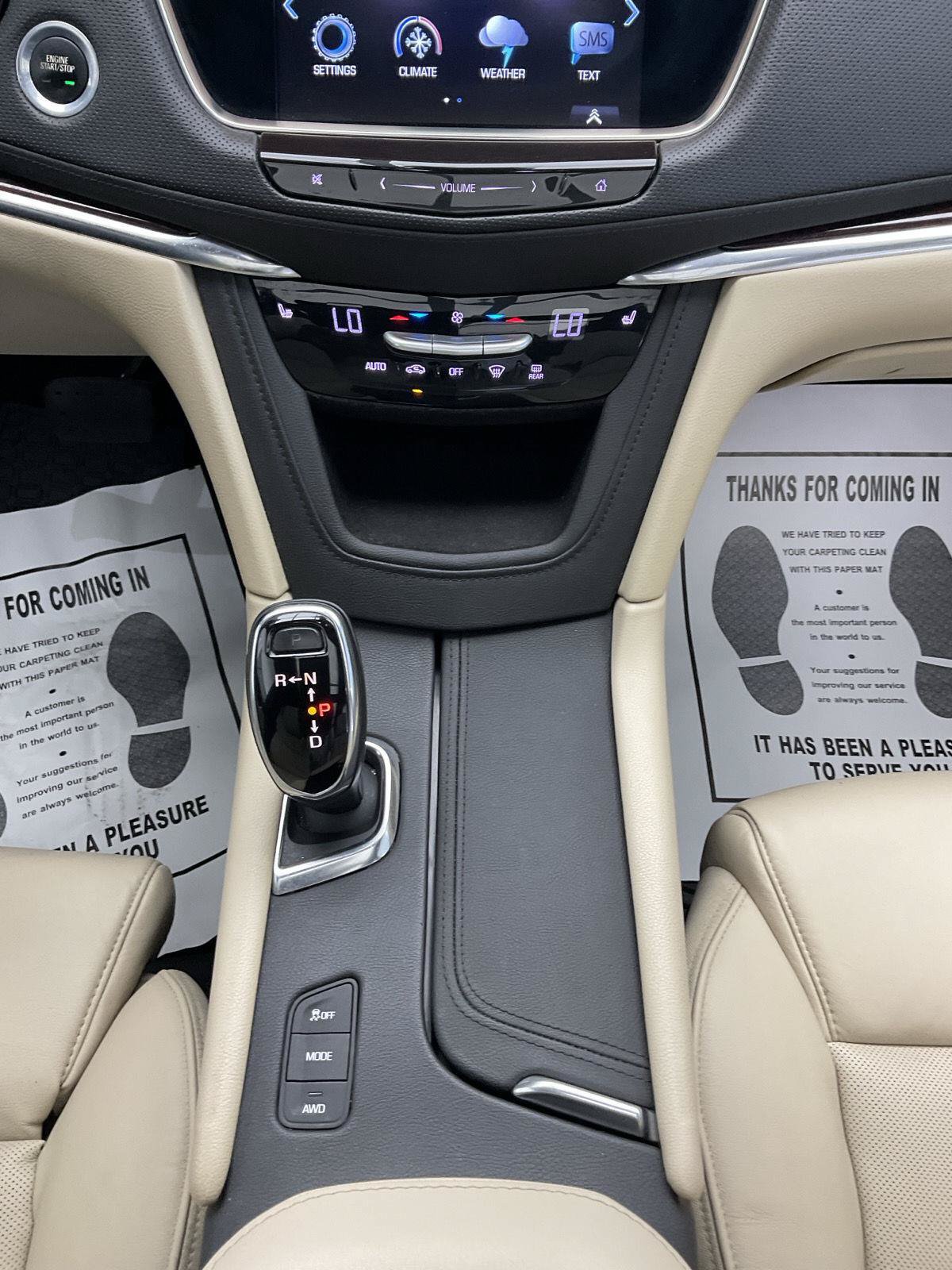 Used 2017 Cadillac XT5 Luxury w/ Driver Awareness Package AWD/4WD image 19