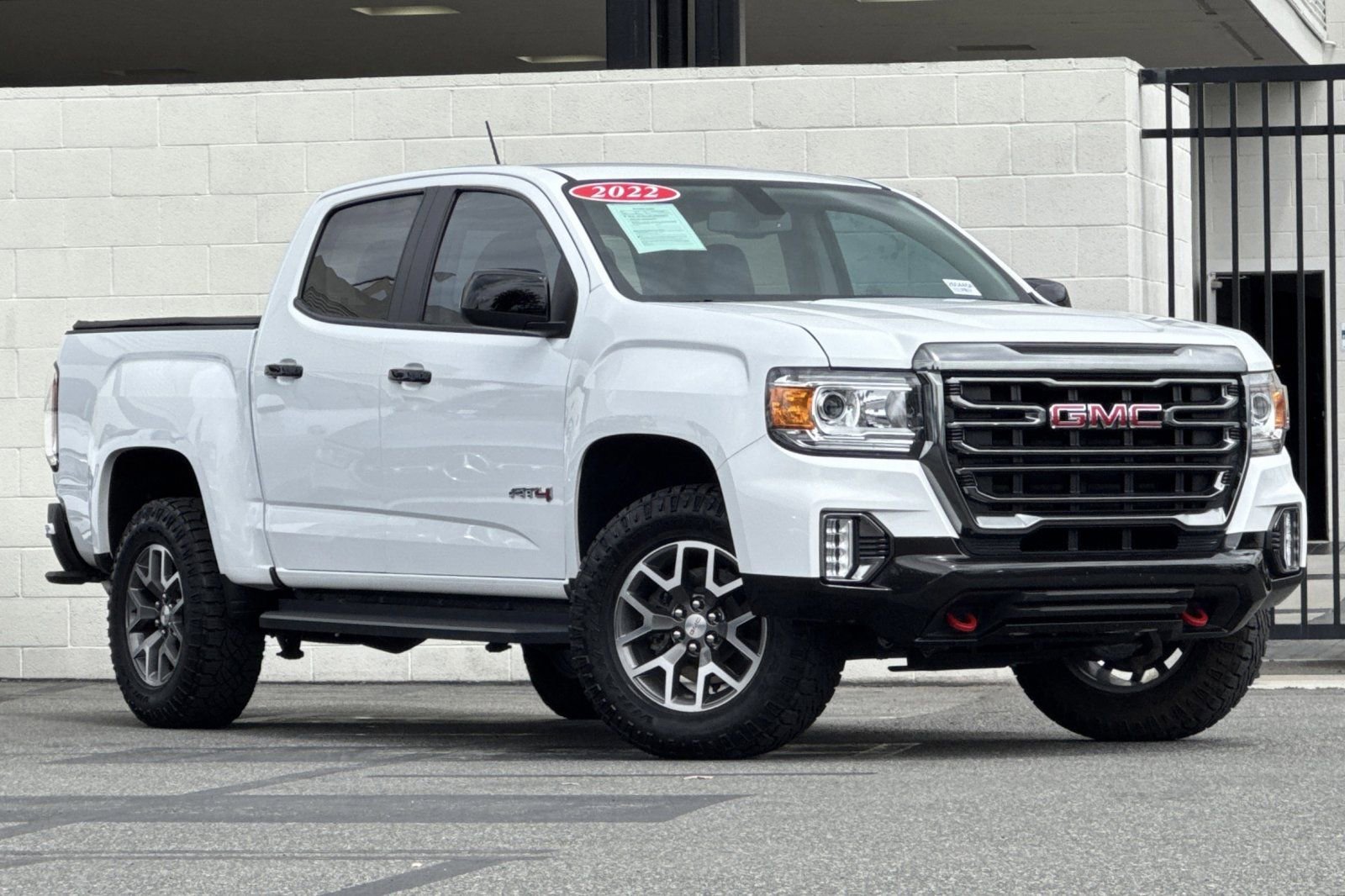 Used 2022 GMC Canyon AT4 w/ Trailering Package AWD/4WD image 2