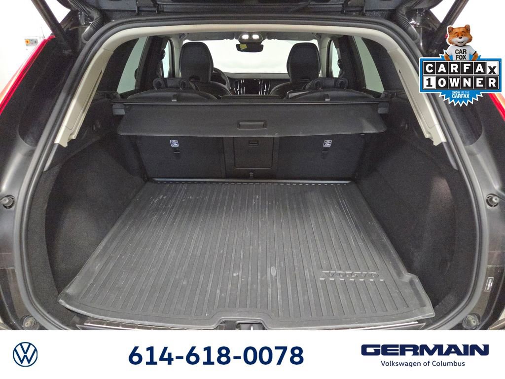 Used 2023 Volvo XC60 B5 Plus AWD/4WD image 24