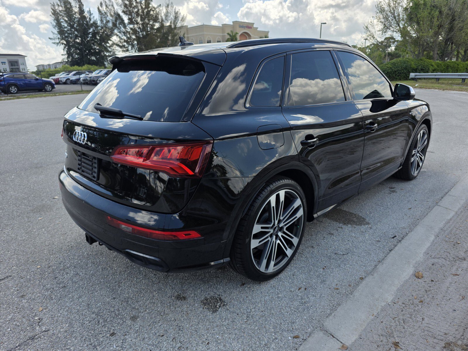 Used 2018 Audi SQ5 Prestige w/ Prestige Package image 28