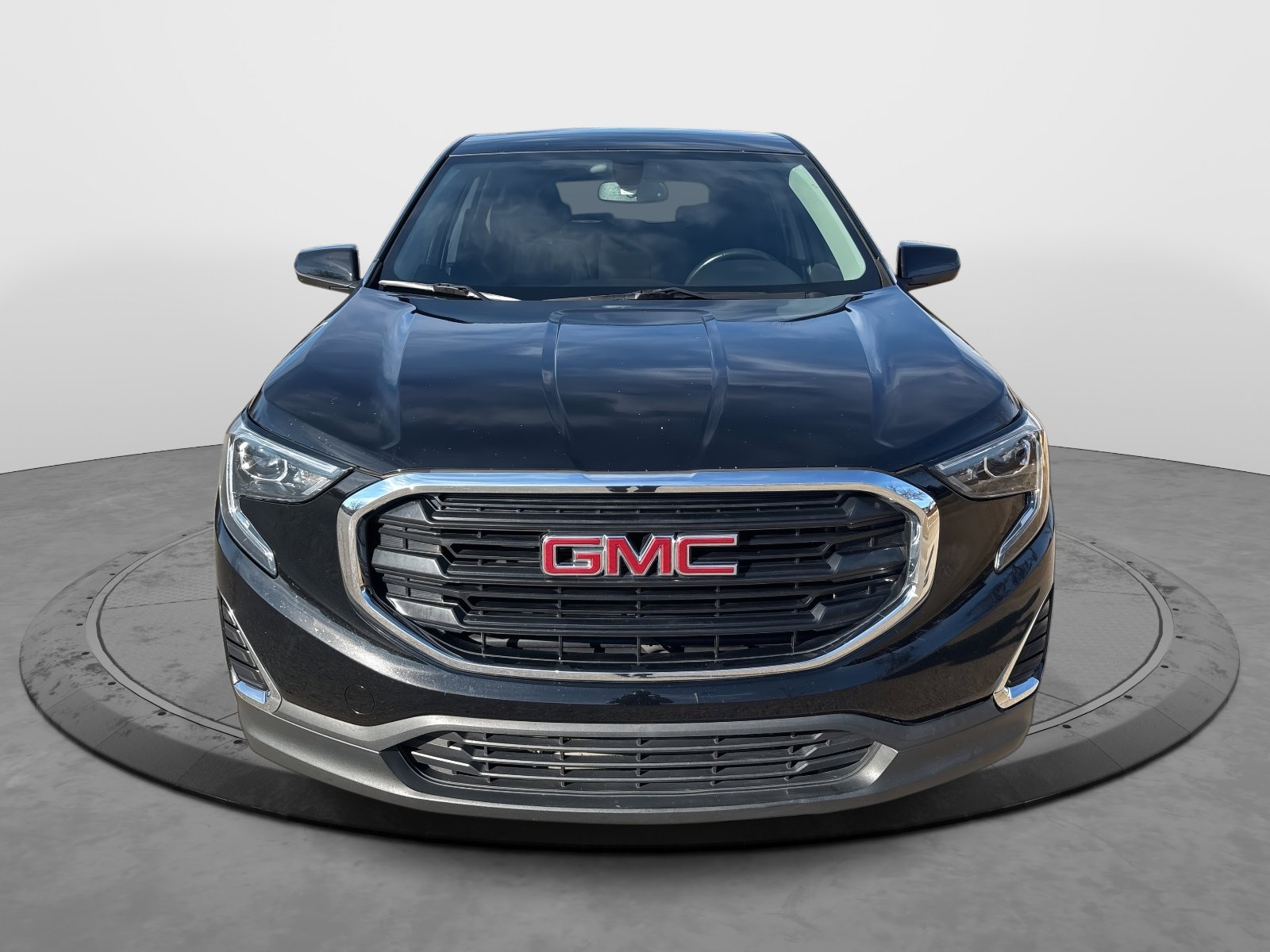 Used 2018 GMC Terrain SLE image 2