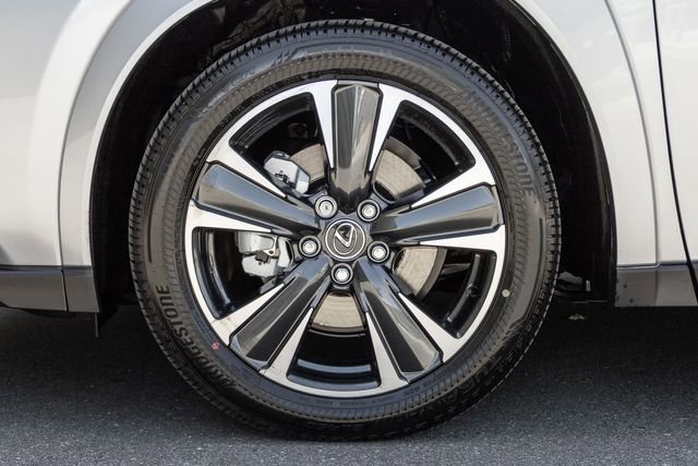 New 2026 Lexus UX 300h AWD image 9