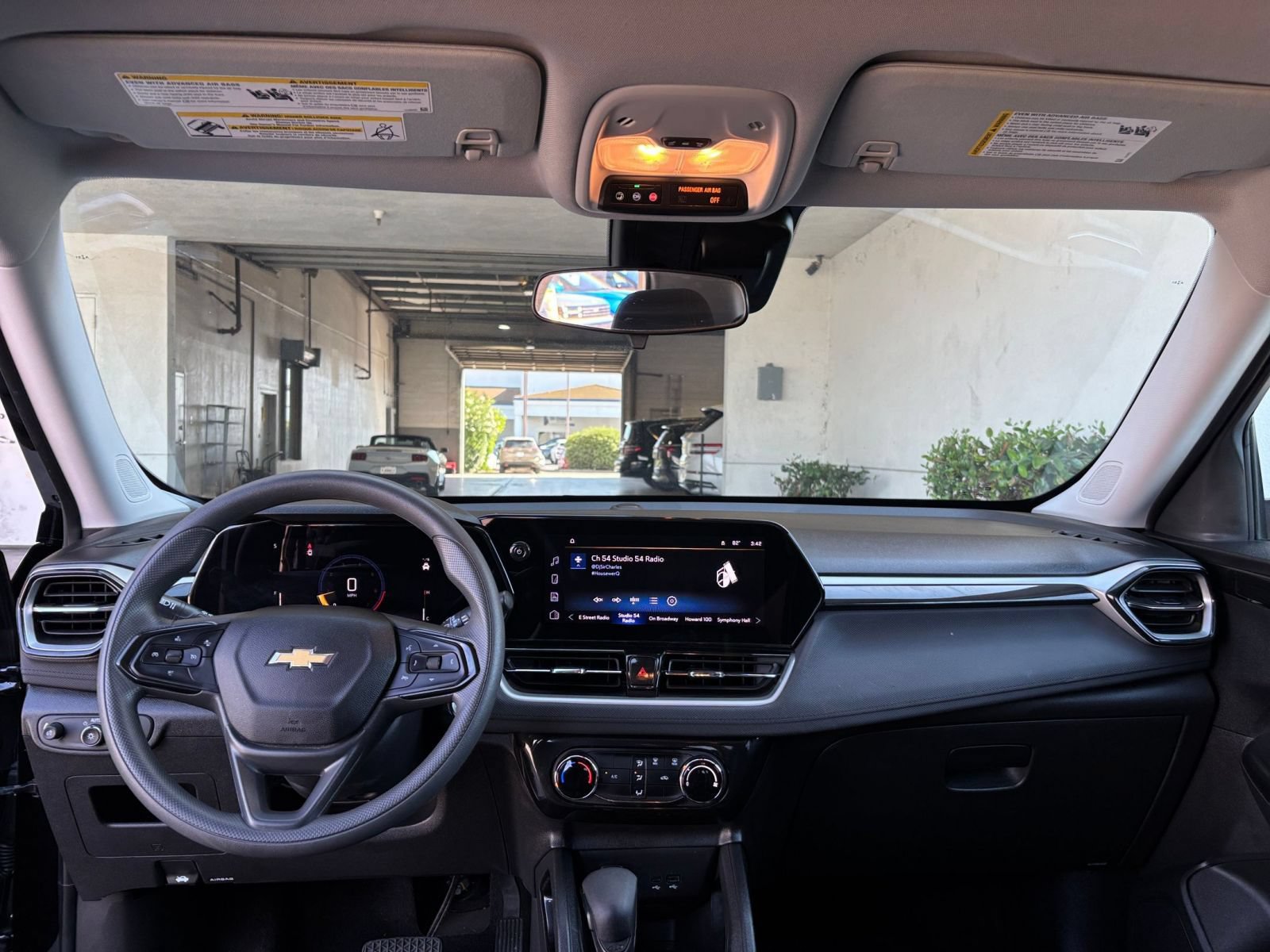 Used 2025 Chevrolet TrailBlazer LT FWD image 58