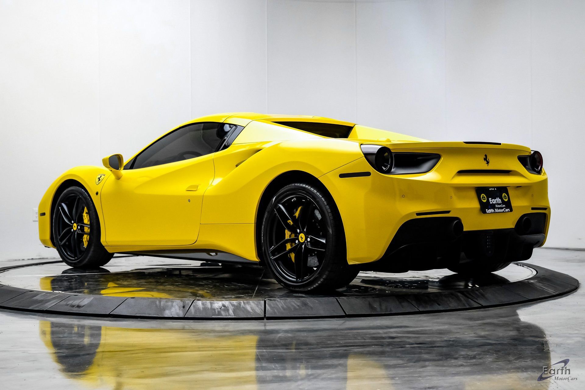 Used 2017 Ferrari 488 Spider image 13