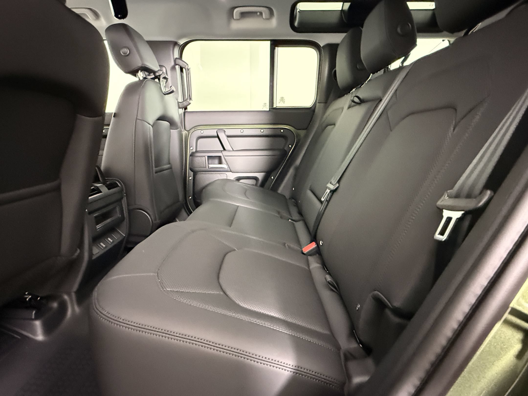 New 2026 Land Rover Defender 110 S AWD/4WD image 23