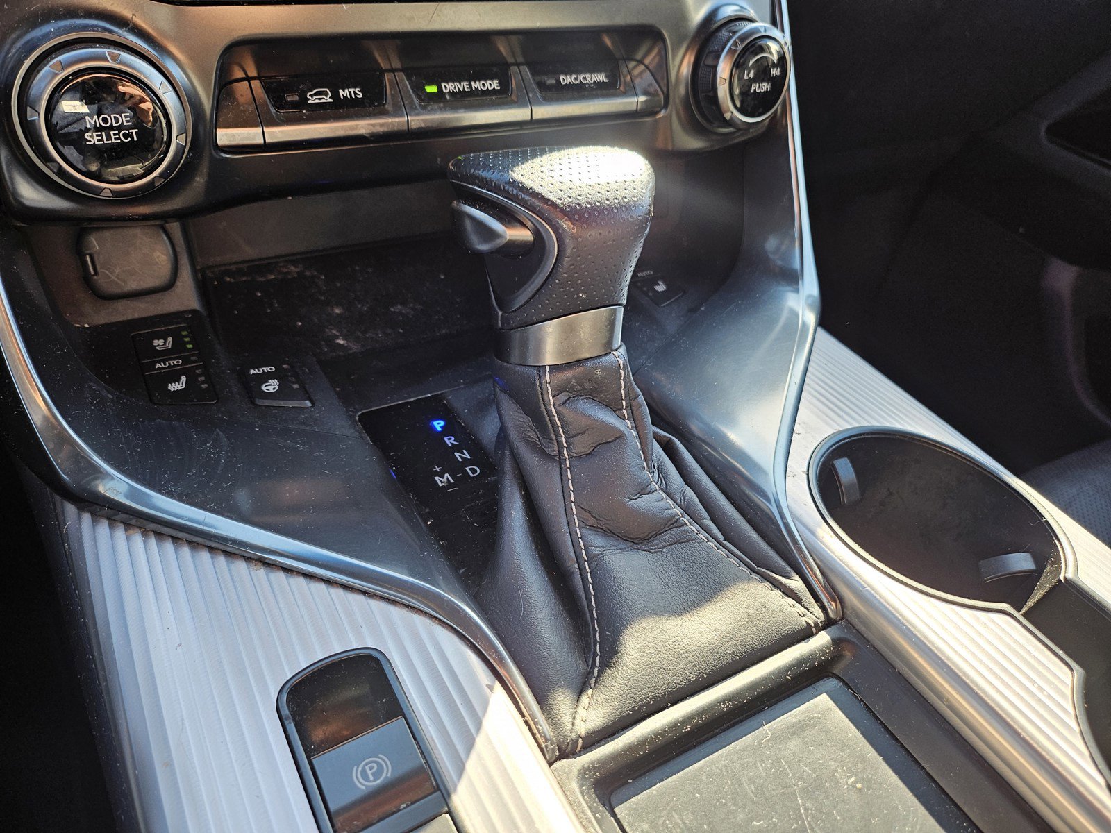 Used 2023 Lexus LX 600 F Sport w/ Accessory Package (Z1) AWD/4WD image 14