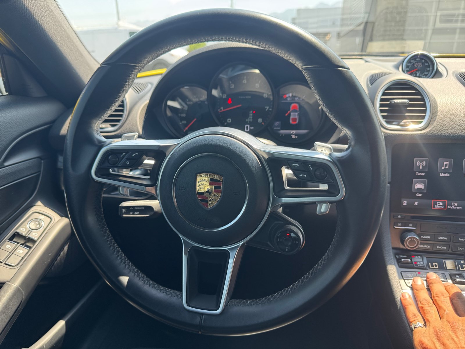 Used 2022 Porsche 718 Cayman RWD image 17