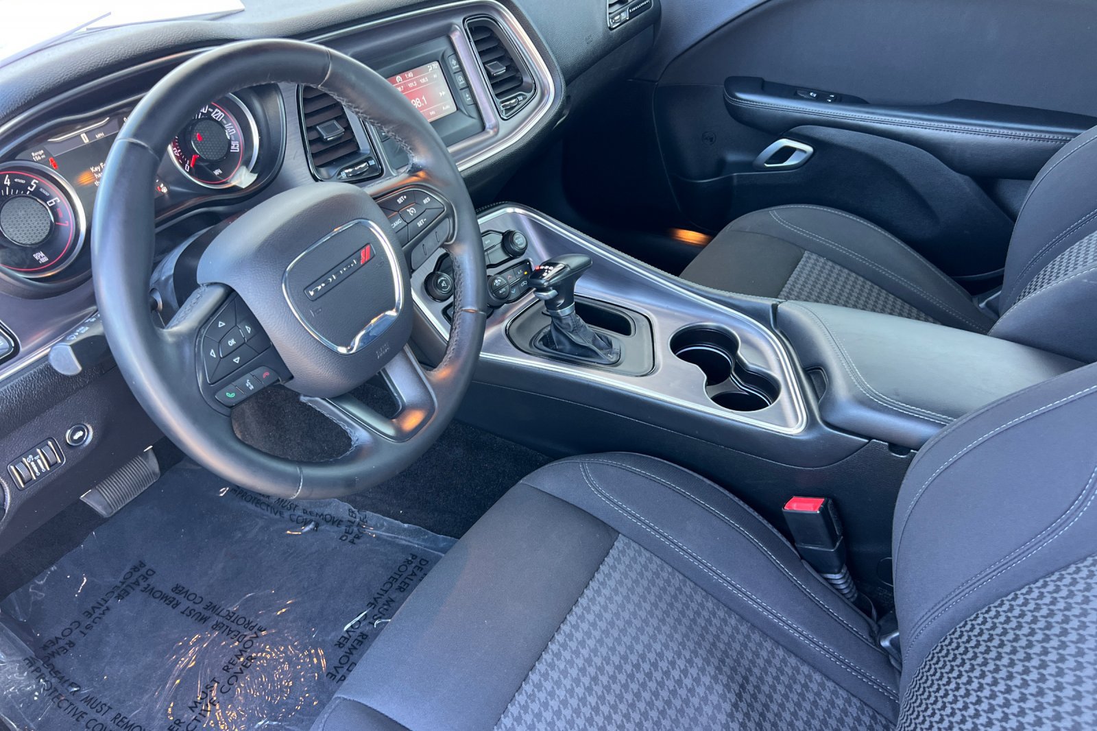 Used 2016 Dodge Challenger SXT RWD image 10