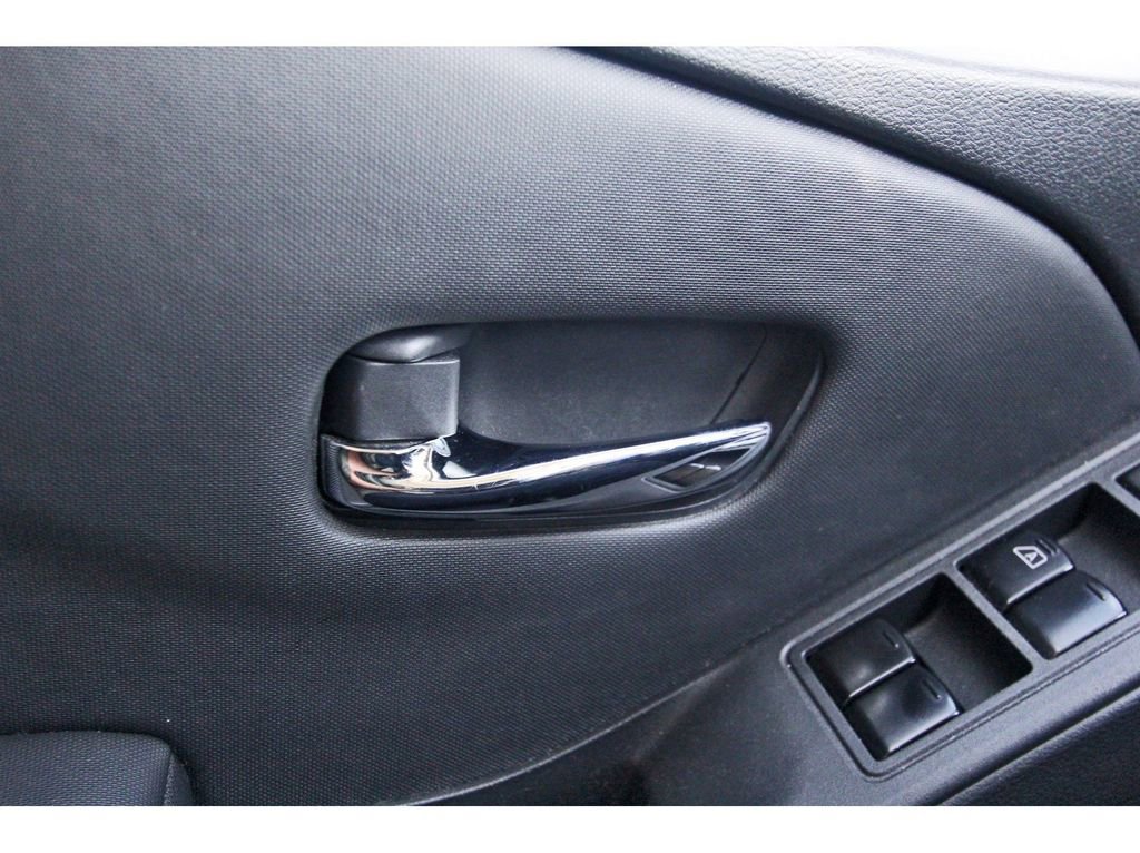 Used 2024 Nissan Frontier SV w/ Technology Package image 16