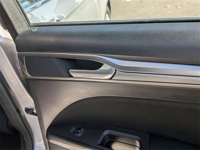 Used 2019 Ford Fusion SE image 31