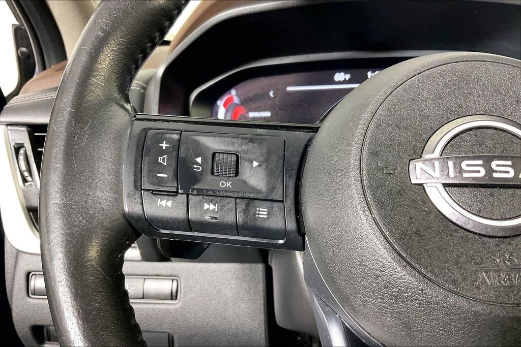 Used 2022 Nissan Rogue Platinum w/ Head-Up Display Package FWD image 27