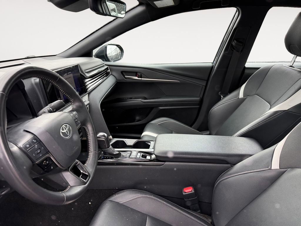 Certified 2025 Toyota Camry SE w/ Convenience Package image 9