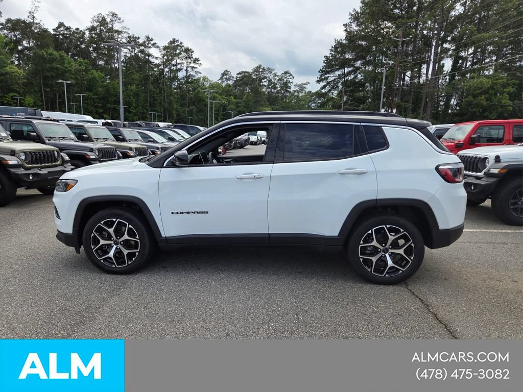 Used 2025 Jeep Compass Limited AWD/4WD image 5
