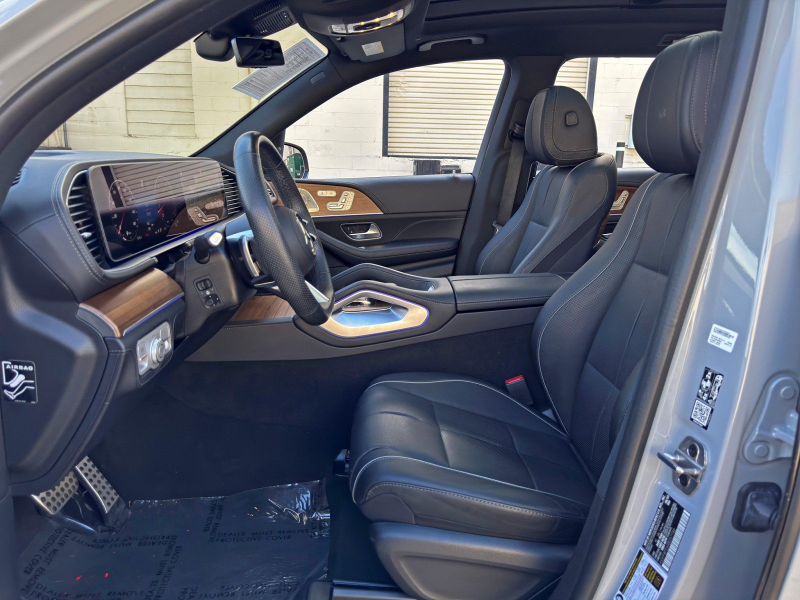 Used 2024 Mercedes-Benz GLS 580 4MATIC image 17