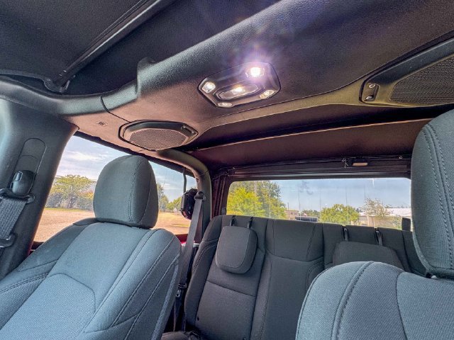 Used 2020 Jeep Wrangler Sport AWD/4WD image 19