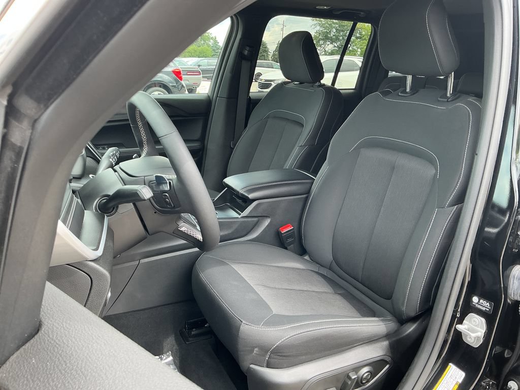 Certified 2025 Jeep Grand Cherokee Laredo X w/ Luxury Tech Group I AWD/4WD image 11