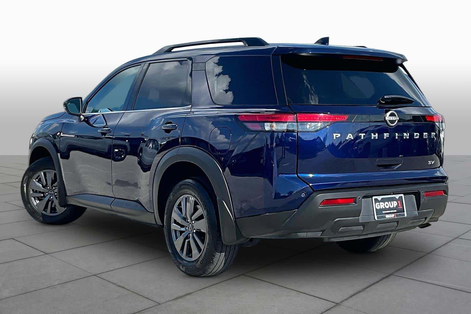 Used 2024 Nissan Pathfinder SV FWD image 12
