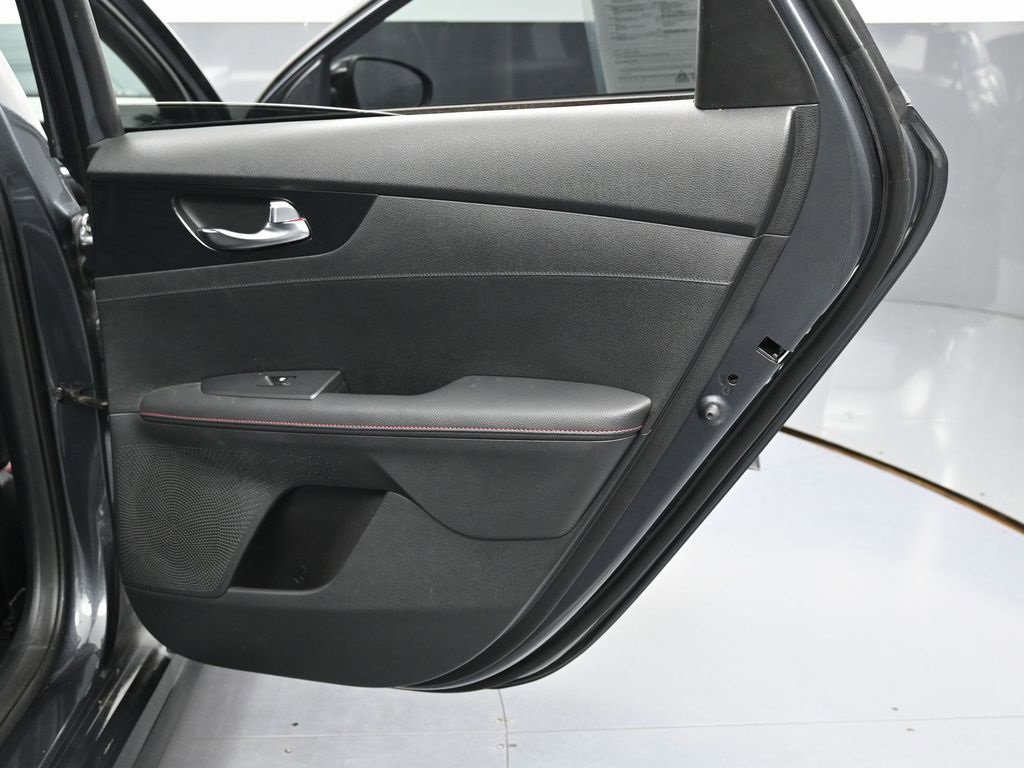 Used 2022 Kia Forte GT image 39