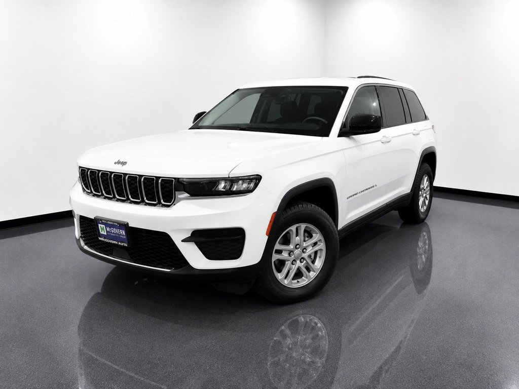 Used 2023 Jeep Grand Cherokee Laredo AWD/4WD image 1